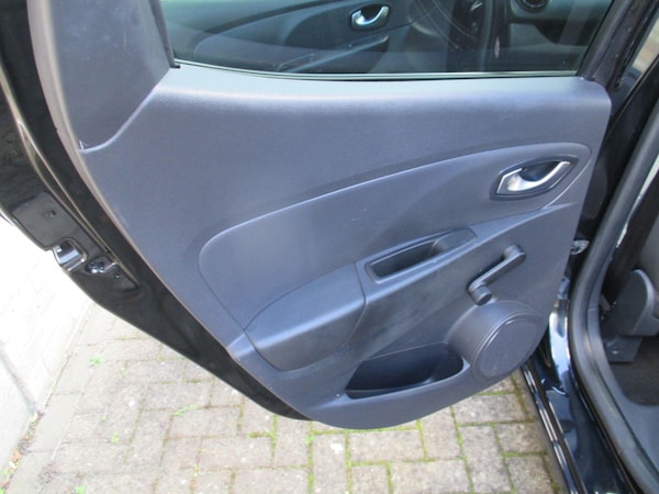 Used Renault Clio 2018 for sale - 76084772: Photo 45