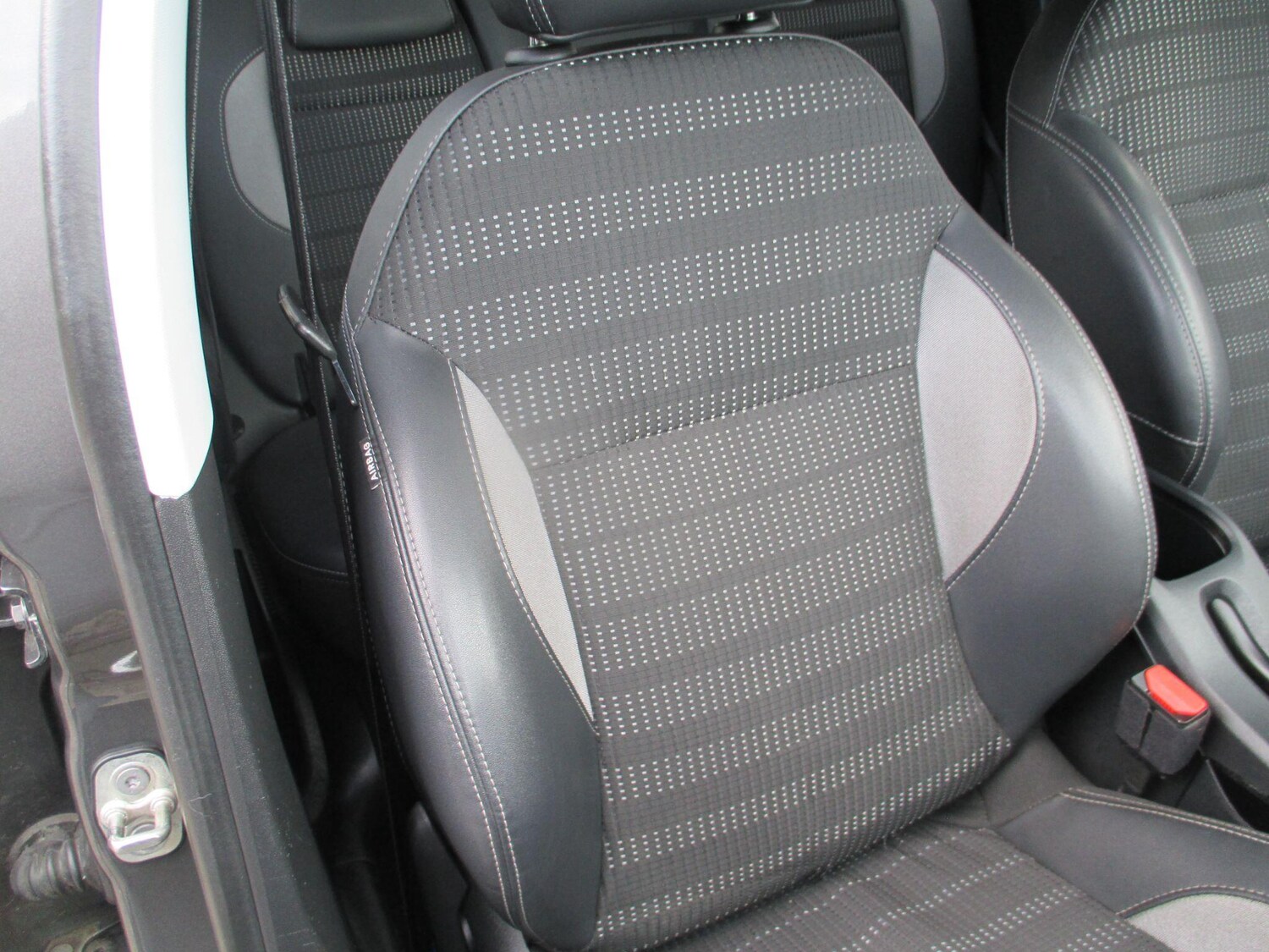 Used Peugeot 2008 2019 for sale - 76349690: Photo 25