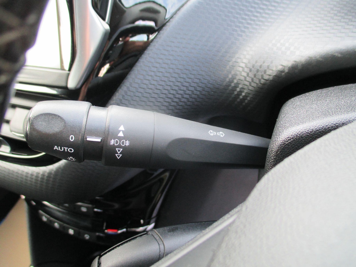 Used Peugeot 2008 2019 for sale - 76349690: Photo 37