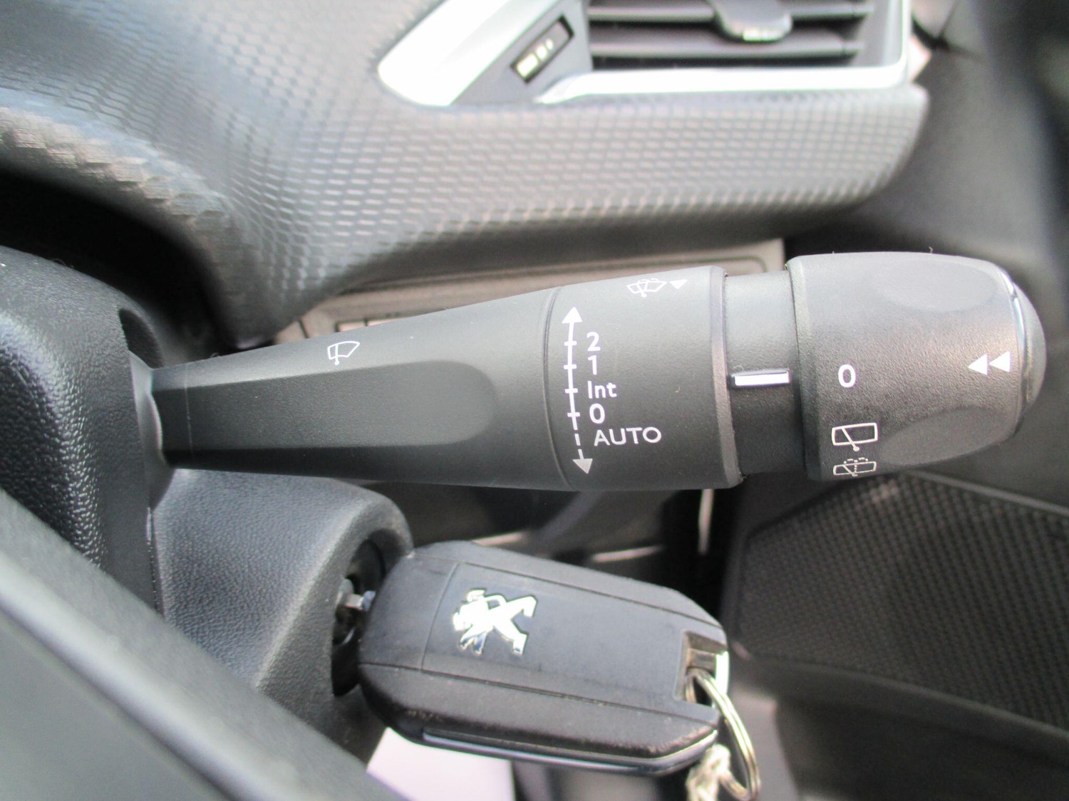Used Peugeot 2008 2019 for sale - 76349690: Photo 38