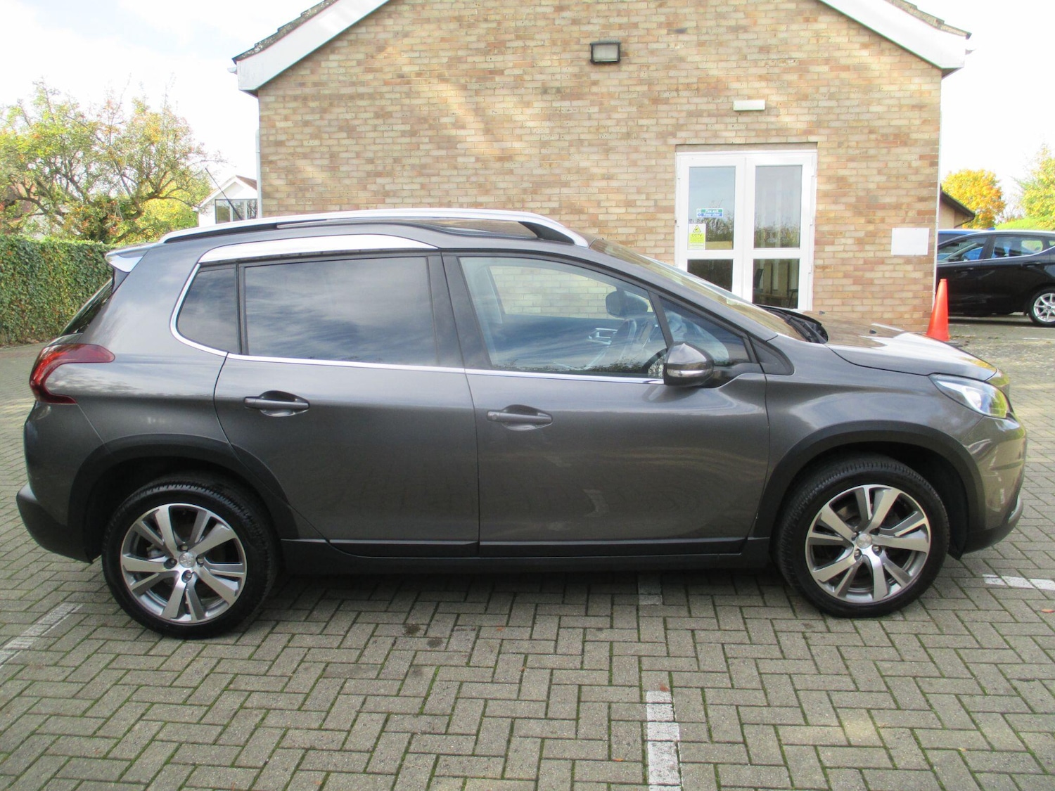 Used Peugeot 2008 2019 for sale - 76349690: Photo 4