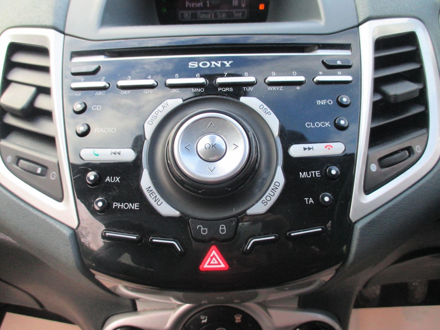 Used Ford Fiesta 2010 for sale - 76612698: Photo 19