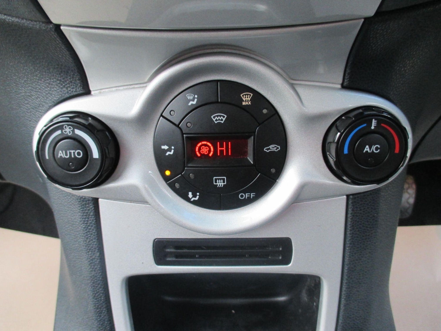 Used Ford Fiesta 2010 for sale - 76612698: Photo 20