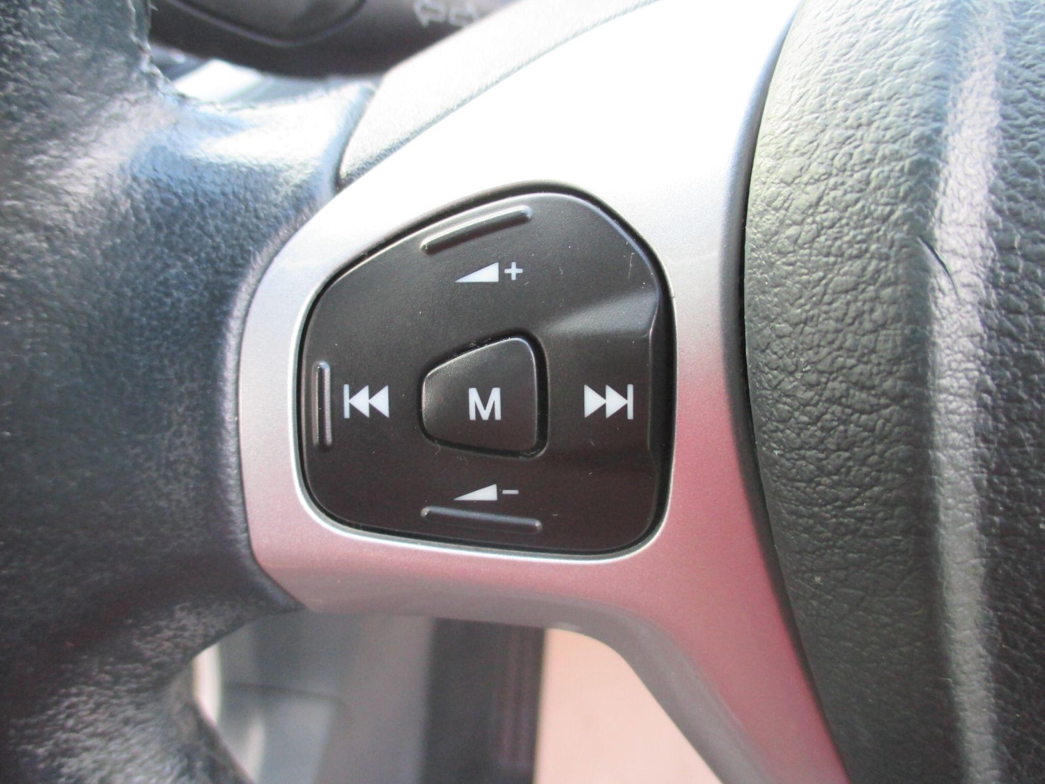 Used Ford Fiesta 2010 for sale - 76612698: Photo 25