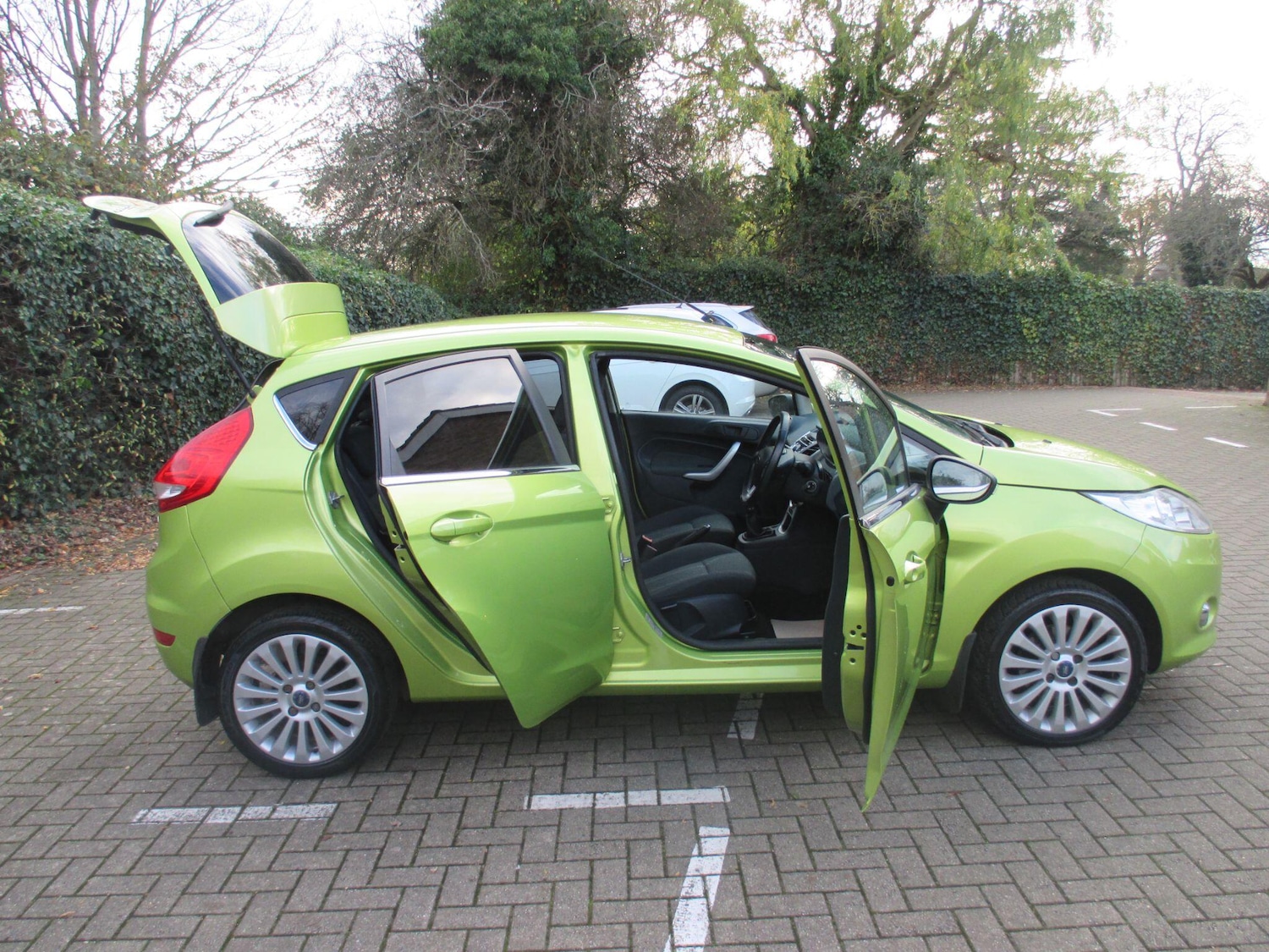 Used Ford Fiesta 2010 for sale - 76612698: Photo 9