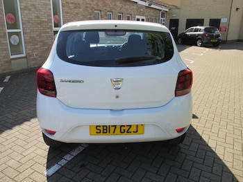 Used Dacia Sandero 2017 for sale - 78347197: Photo