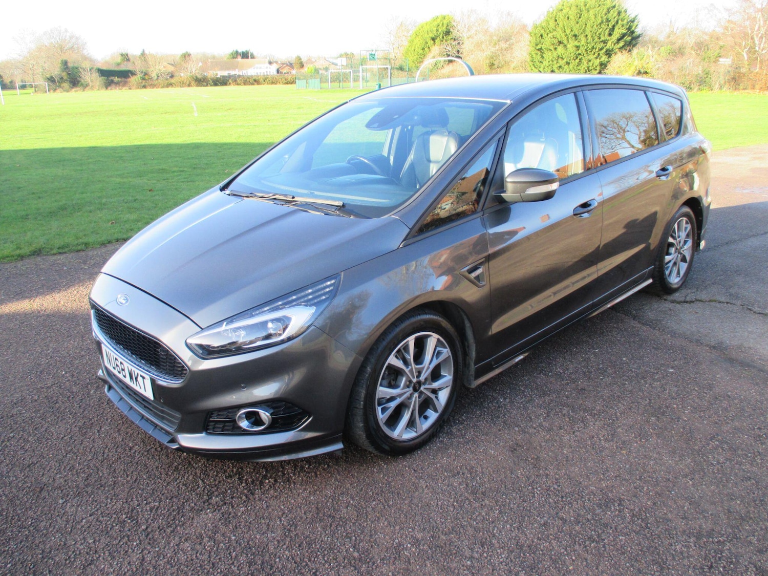 Used Ford S-Max 2018 for sale - 76912948: Photo 2