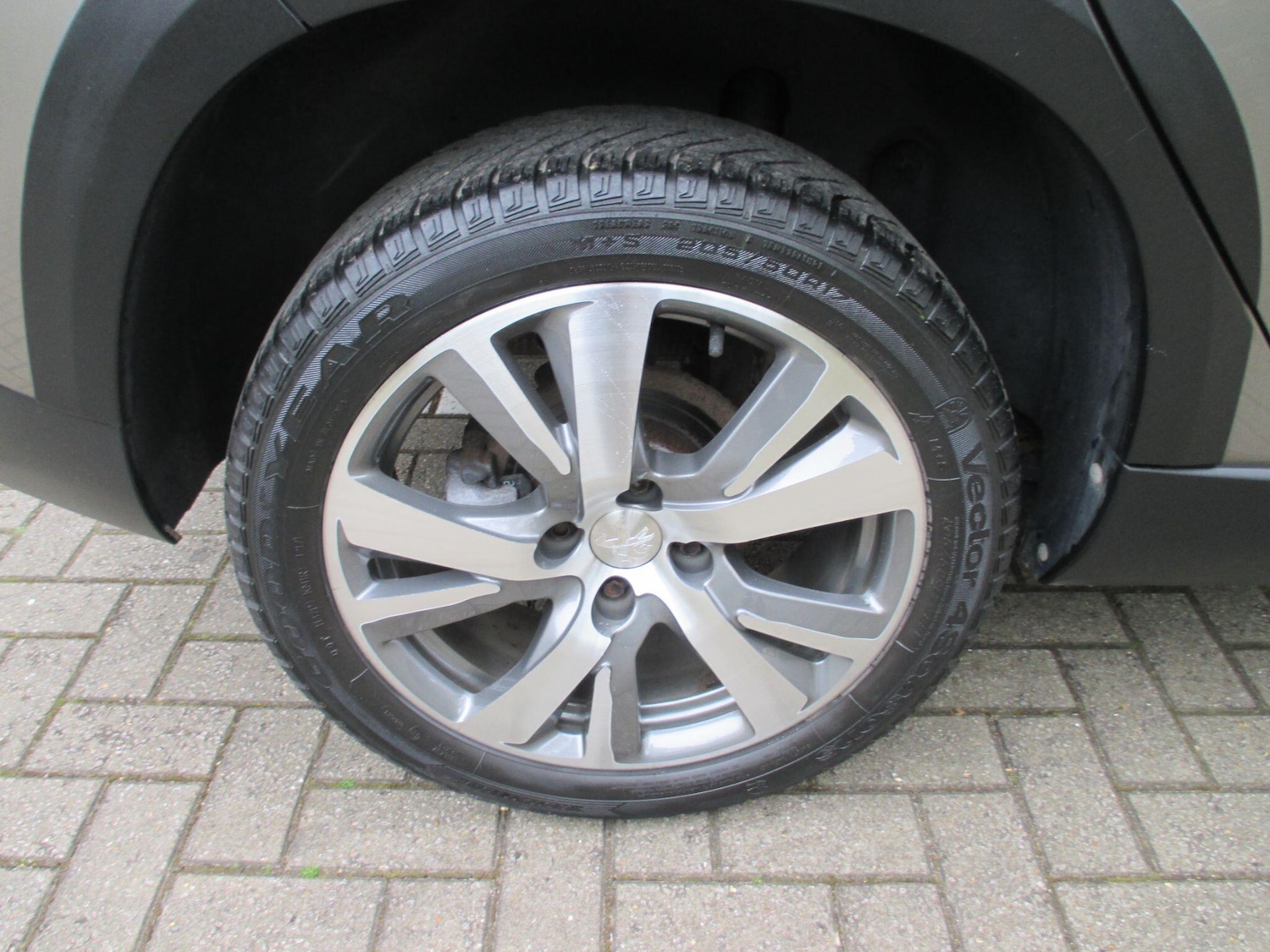 Used Peugeot 2008 2017 for sale - 78170367: Photo 13