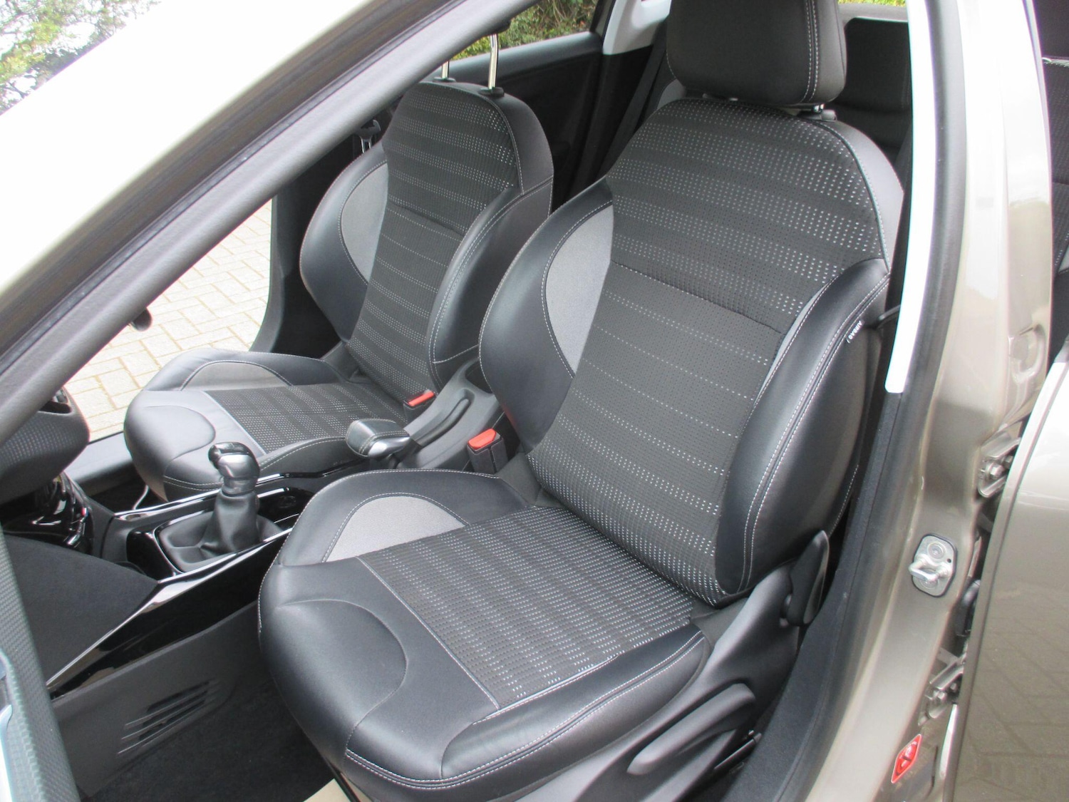 Used Peugeot 2008 2017 for sale - 78170367: Photo 22