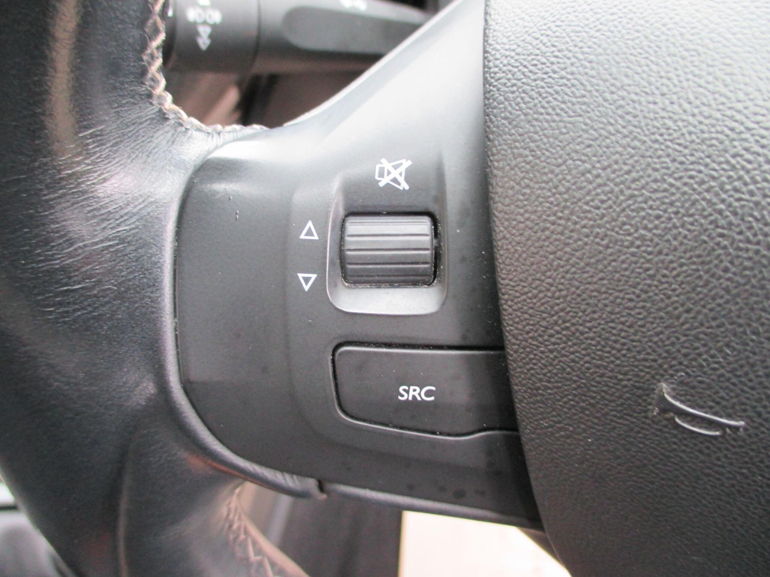 Used Peugeot 2008 2017 for sale - 78170367: Photo 29