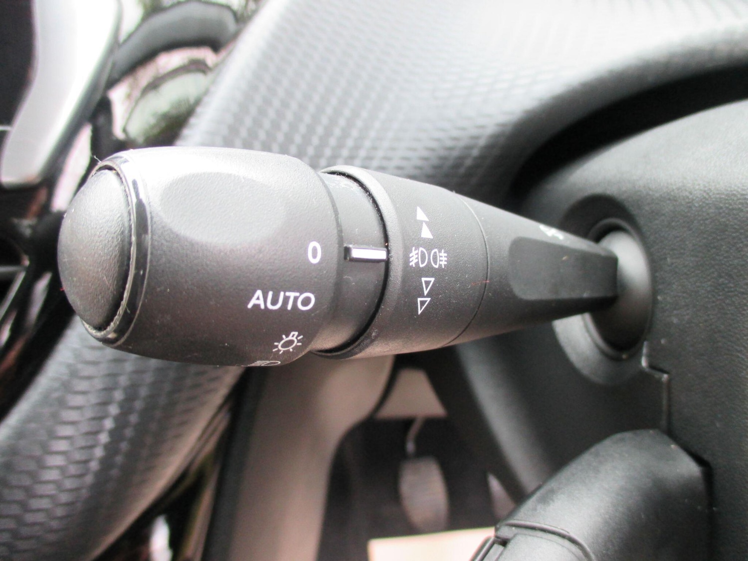 Used Peugeot 2008 2017 for sale - 78170367: Photo 31