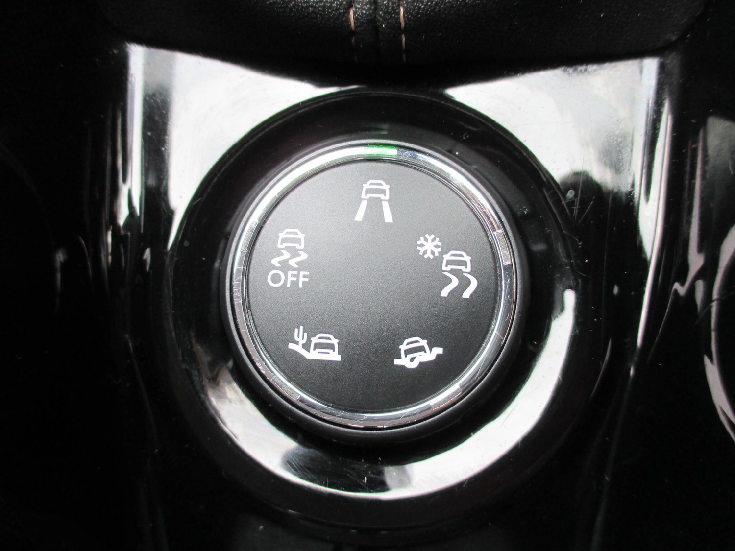 Used Peugeot 2008 2017 for sale - 78170367: Photo 36