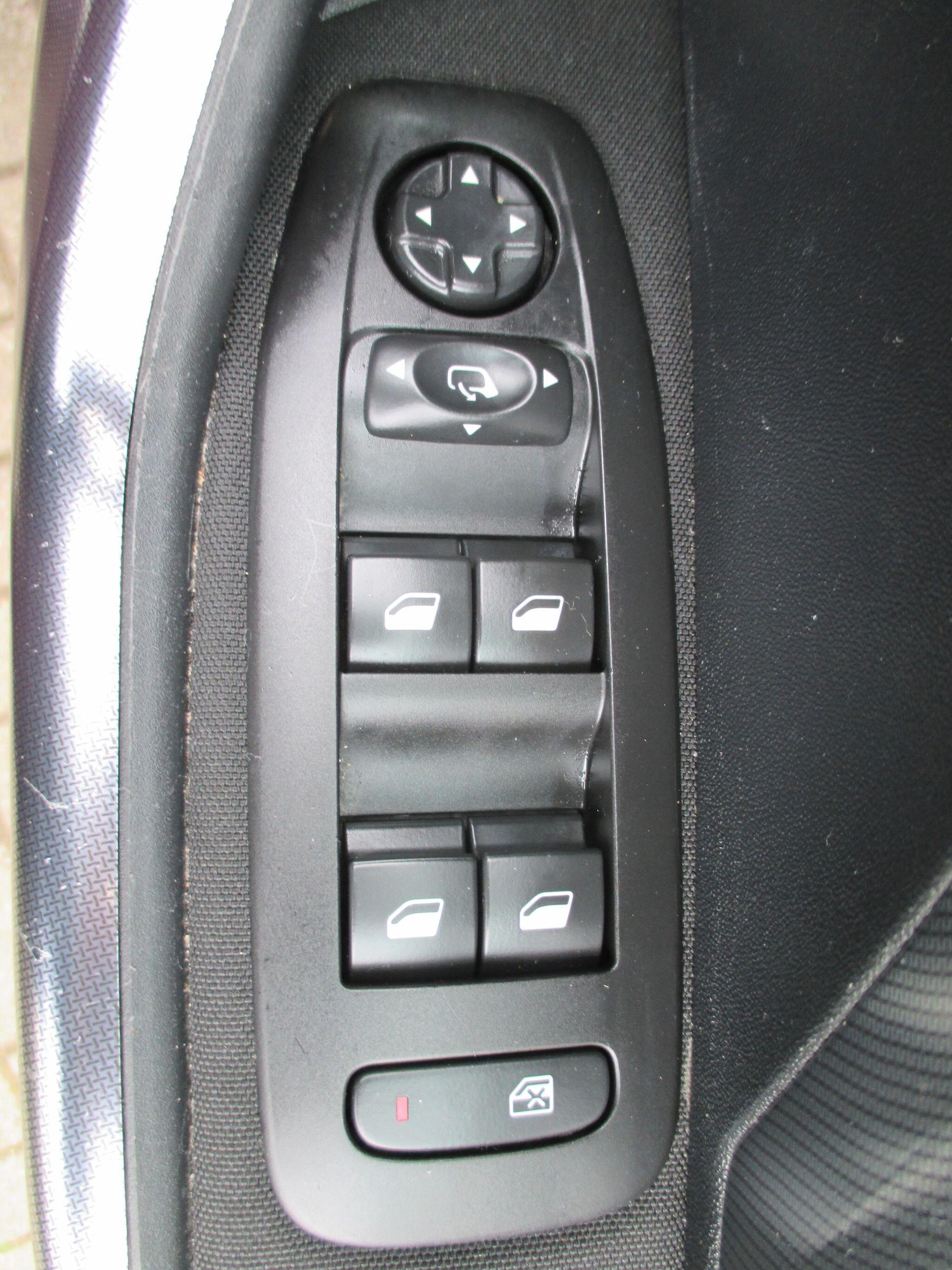 Used Peugeot 2008 2017 for sale - 78170367: Photo 40