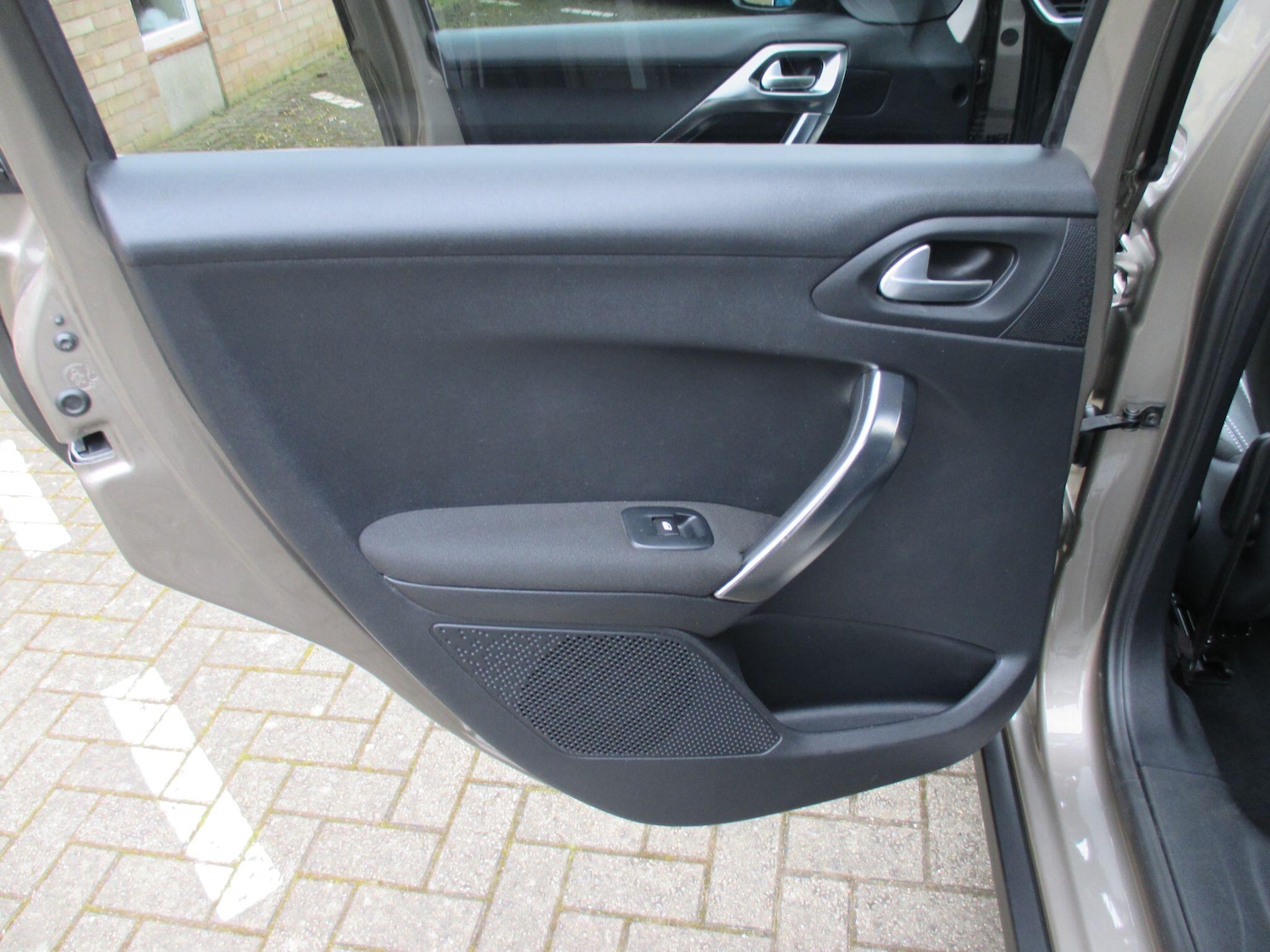 Used Peugeot 2008 2017 for sale - 78170367: Photo 43