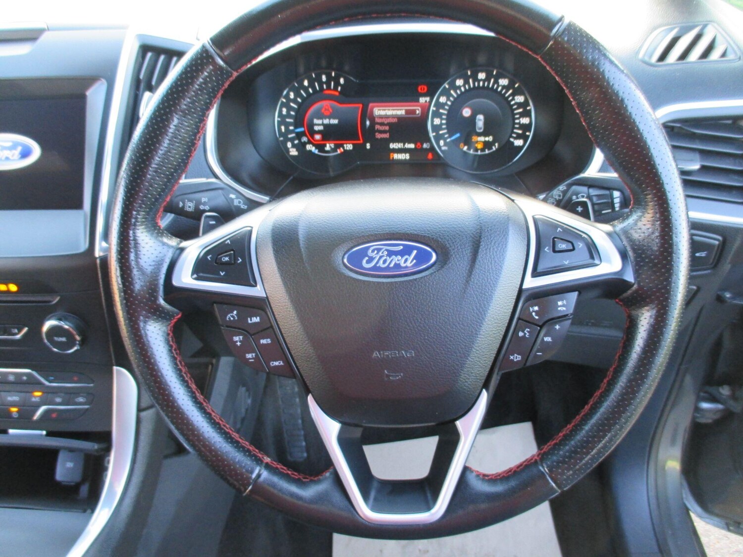 Used Ford S-Max 2018 for sale - 77839684: Photo 17