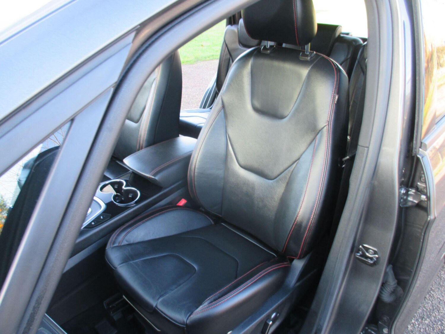 Used Ford S-Max 2018 for sale - 77839684: Photo 25