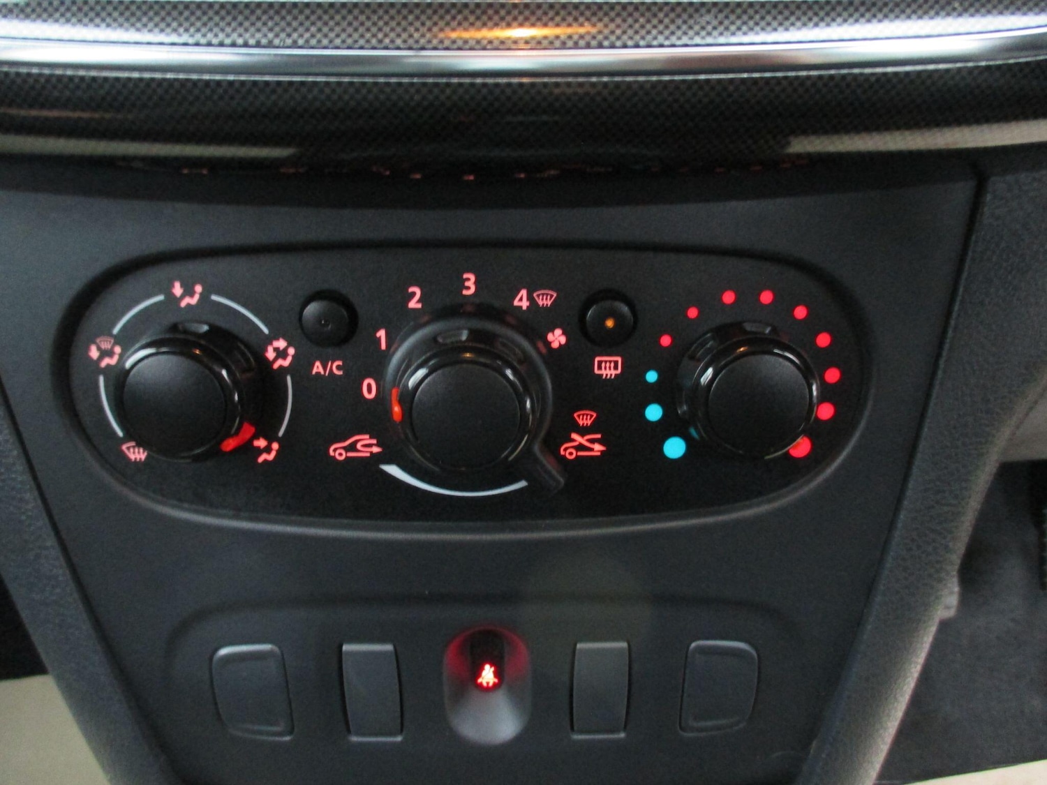 Used Dacia Sandero 2017 for sale - 77143862: Photo 19