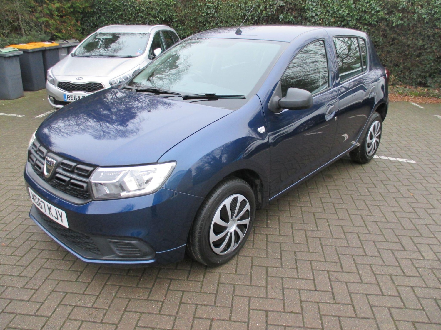 Used Dacia Sandero 2017 for sale - 77143862: Photo 2