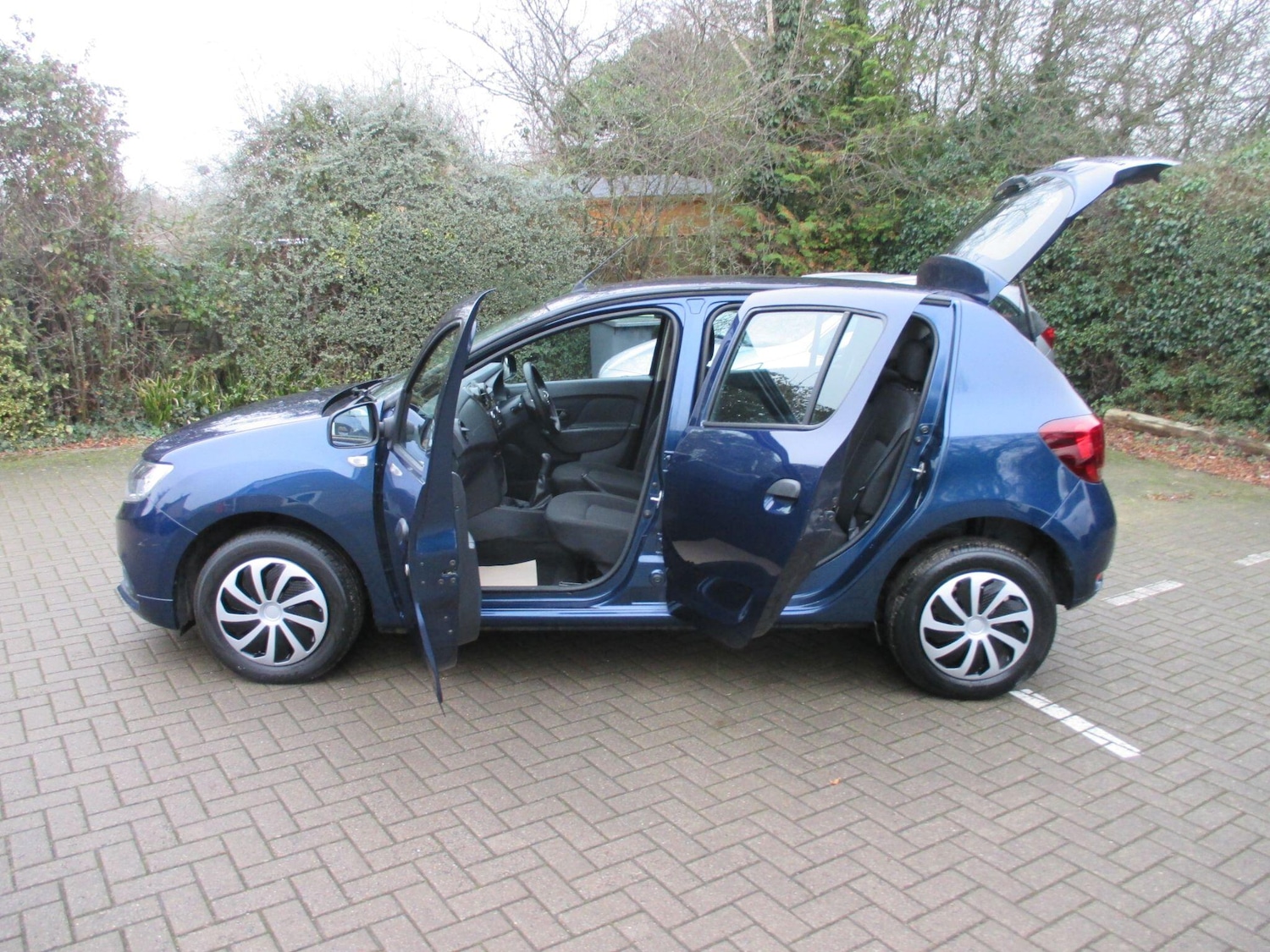 Used Dacia Sandero 2017 for sale - 77143862: Photo 9