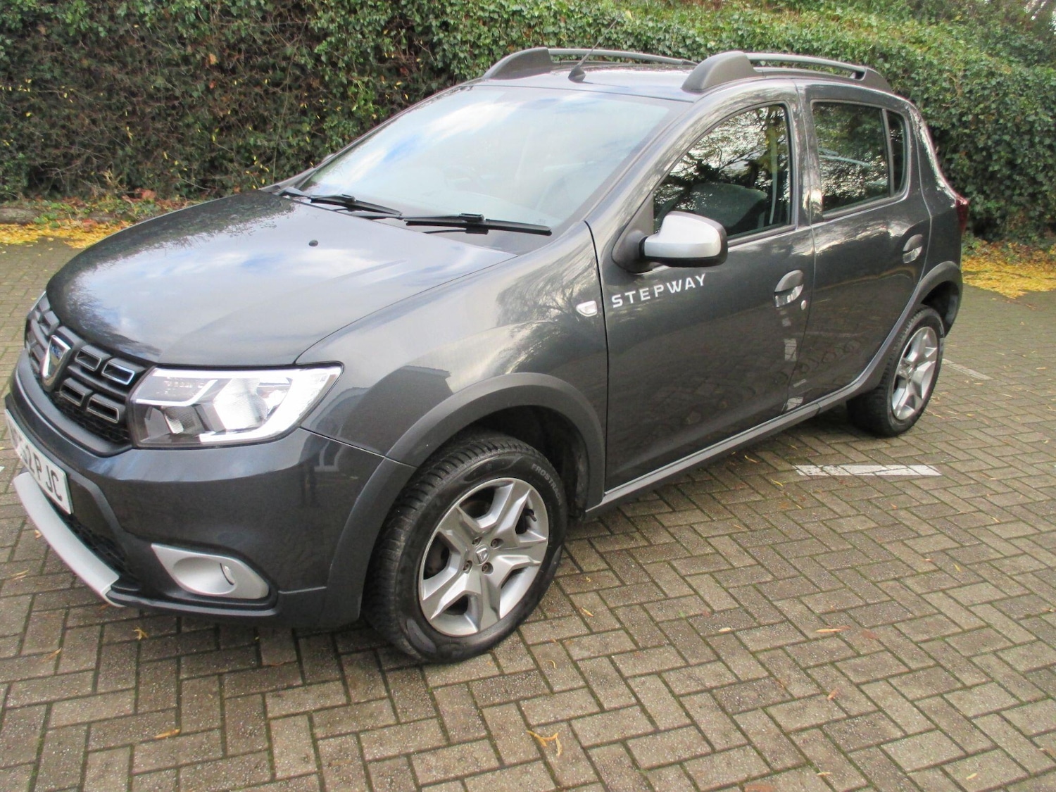 Used Dacia Sandero Stepway 2020 for sale - 76850280: Photo 2