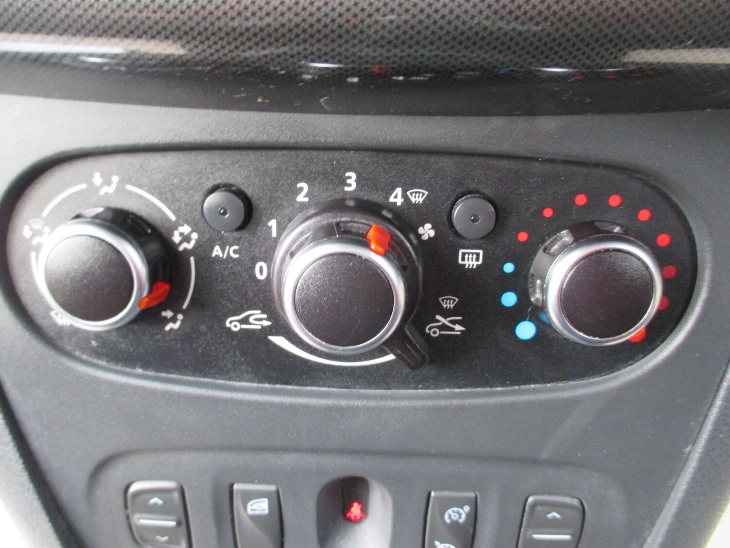 Used Dacia Sandero Stepway 2020 for sale - 76850280: Photo 20