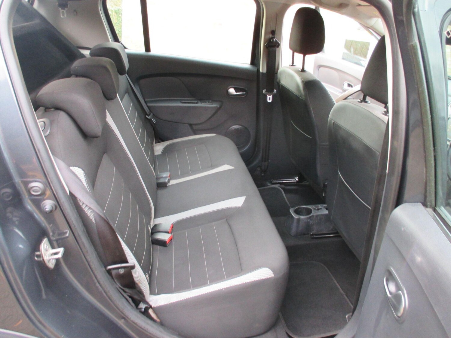 Used Dacia Sandero Stepway 2020 for sale - 76850280: Photo 28