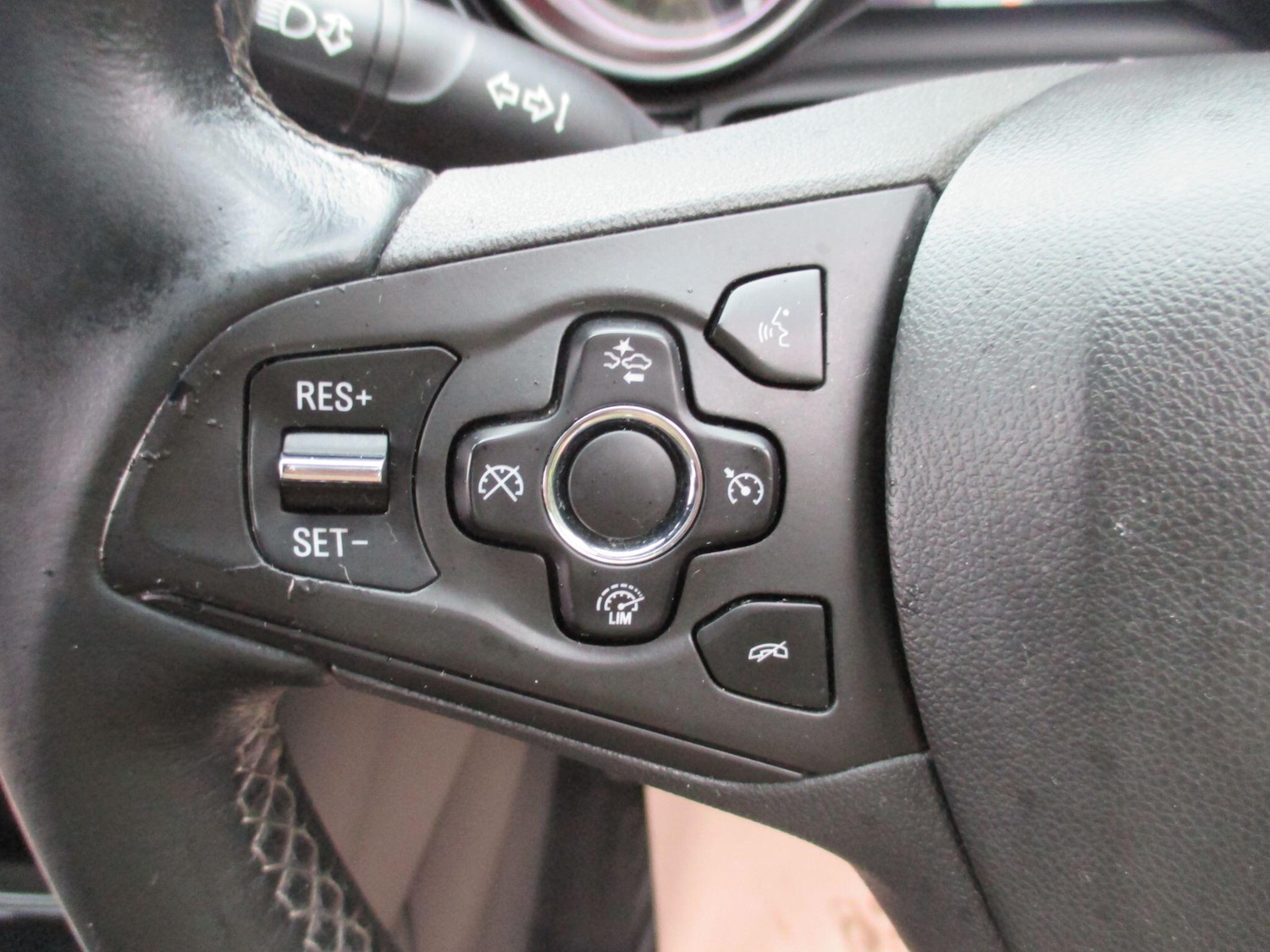 Used Vauxhall Astra 2017 for sale - 76765106: Photo 32