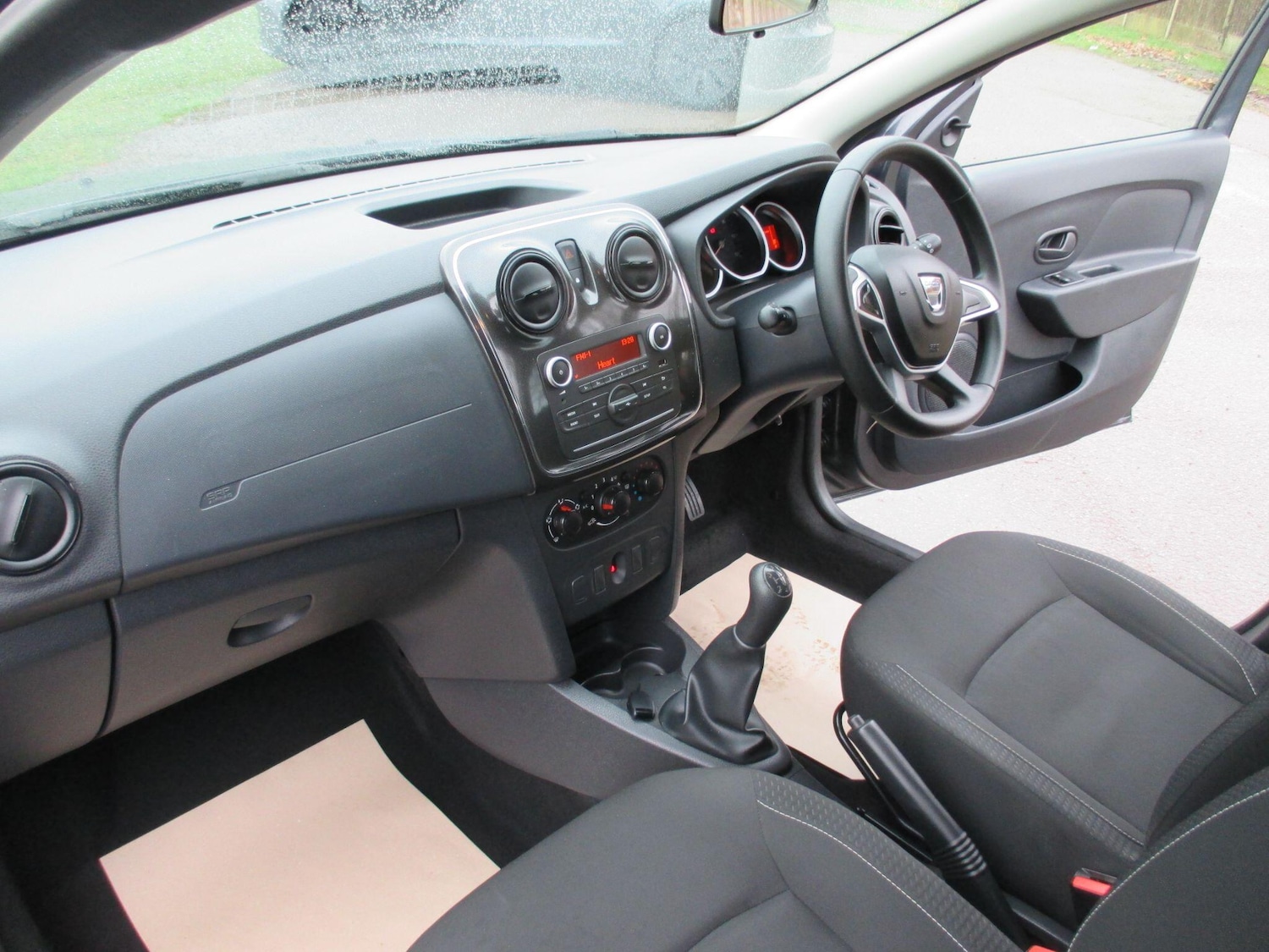 Used Dacia Sandero 2017 for sale - 77216286: Photo 15