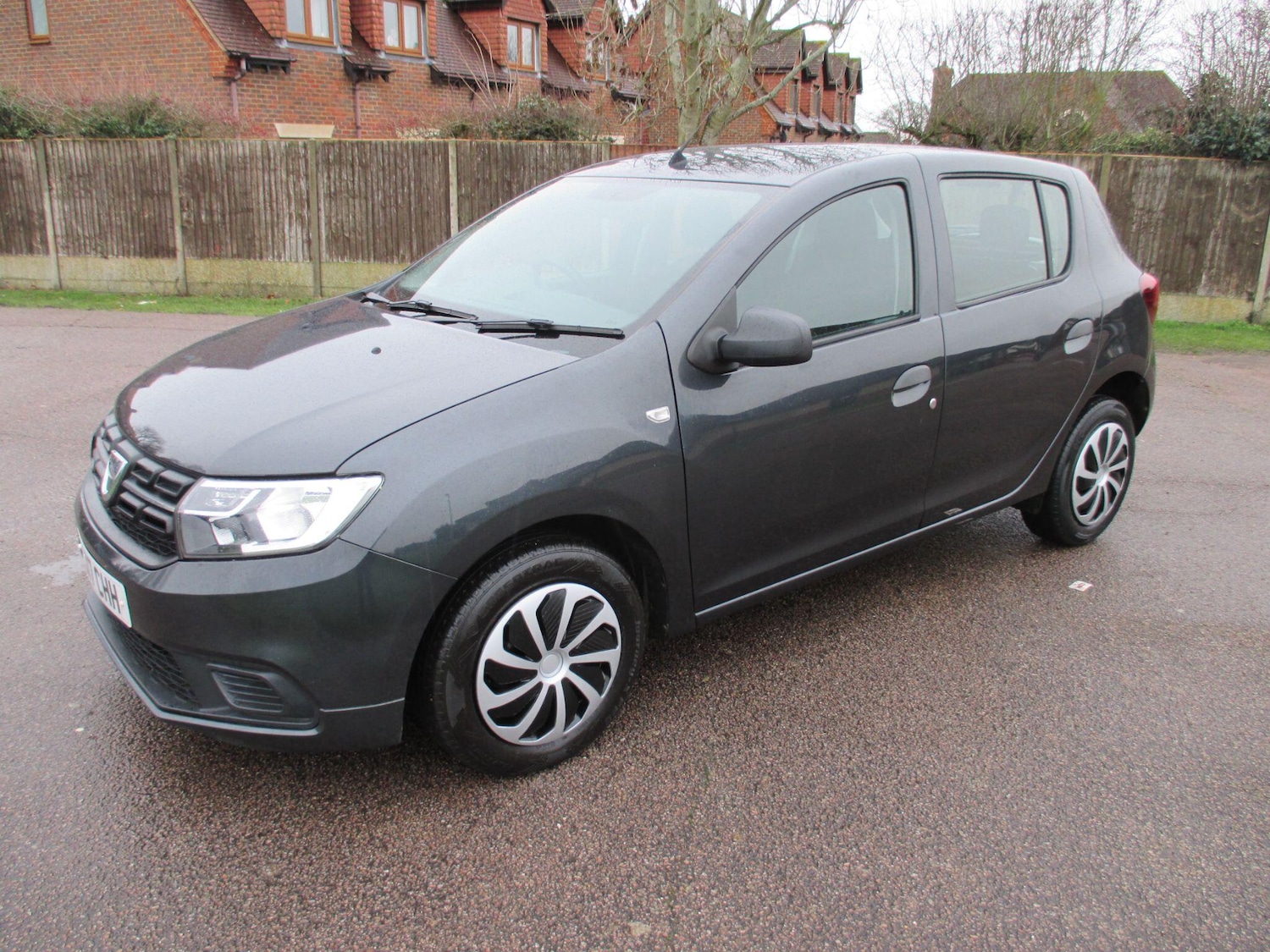Used Dacia Sandero 2017 for sale - 77216286: Photo 2