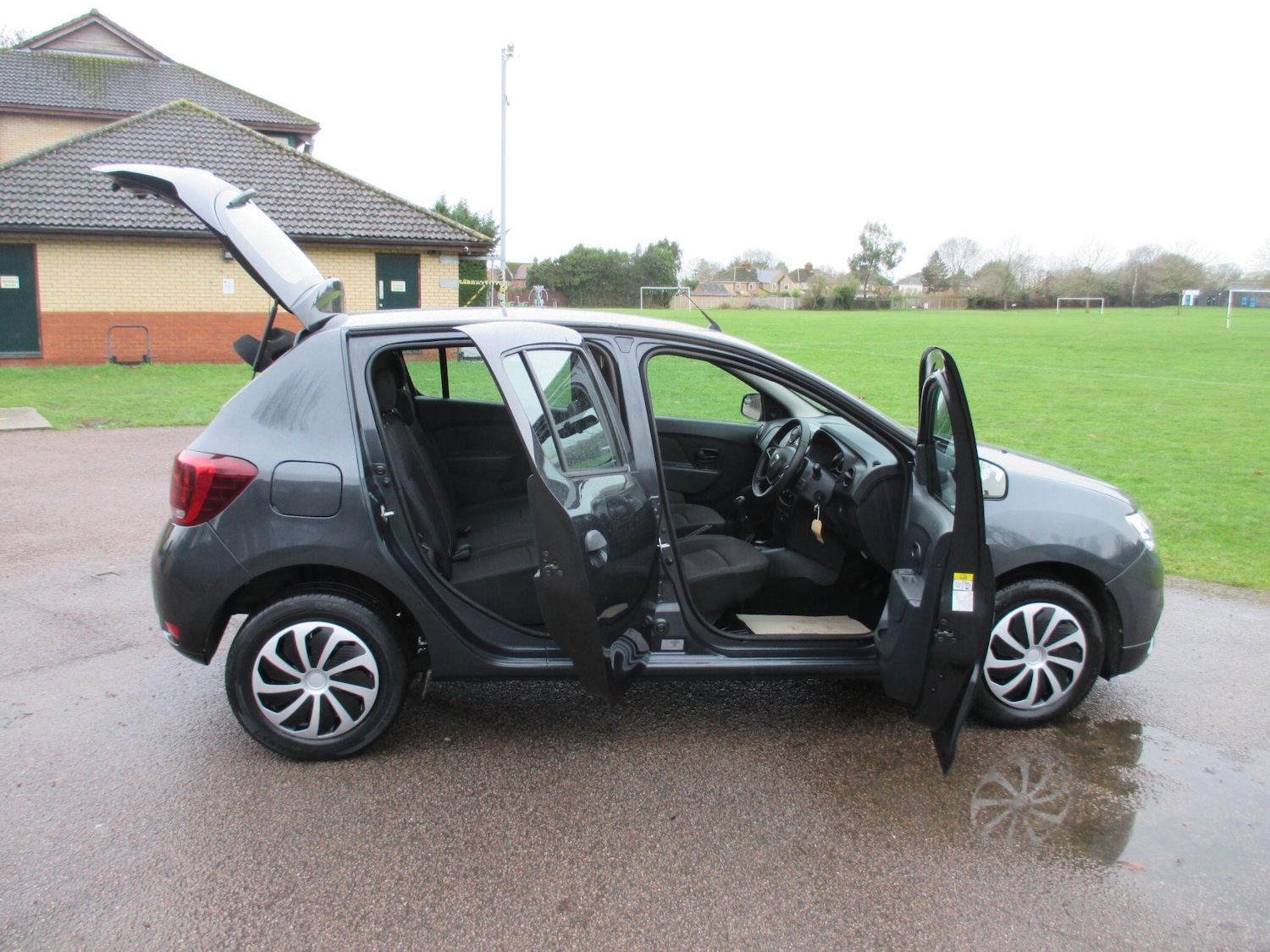 Used Dacia Sandero 2017 for sale - 77216286: Photo 9