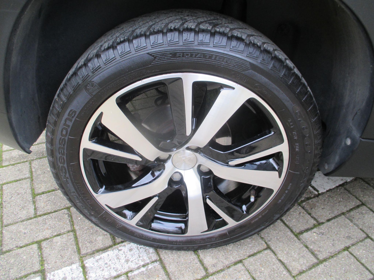 Used Peugeot 2008 2019 for sale - 76398389: Photo 11