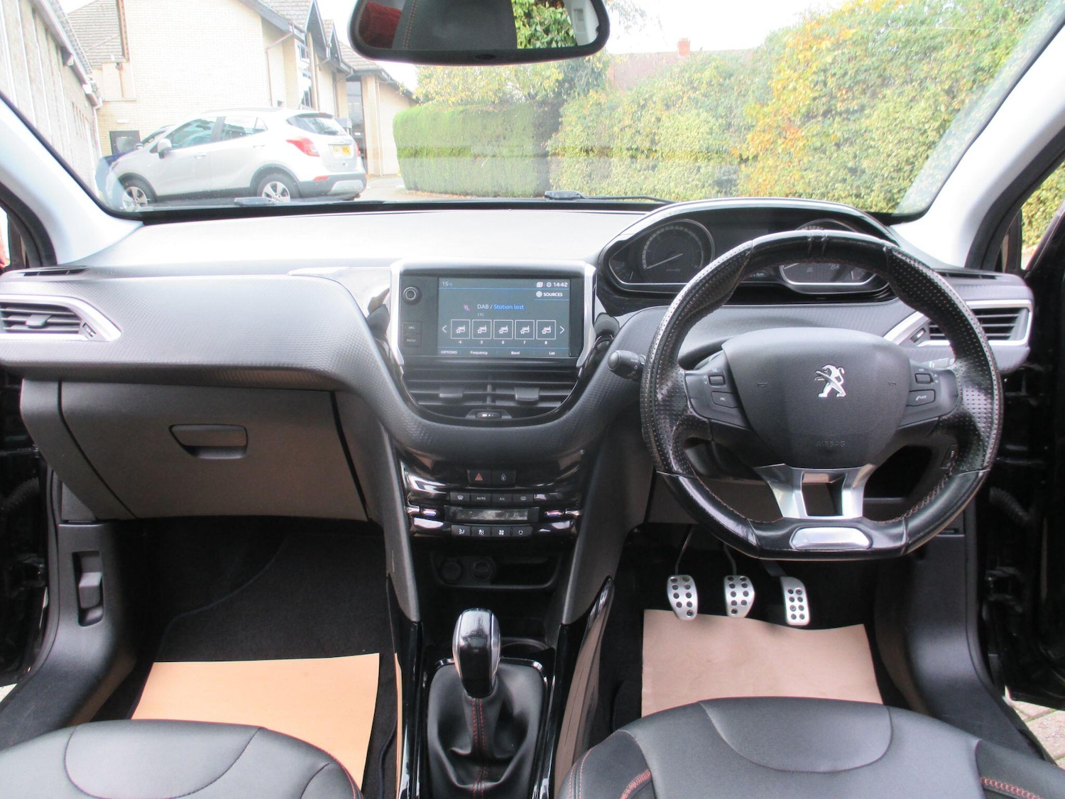 Used Peugeot 2008 2019 for sale - 76398389: Photo 14