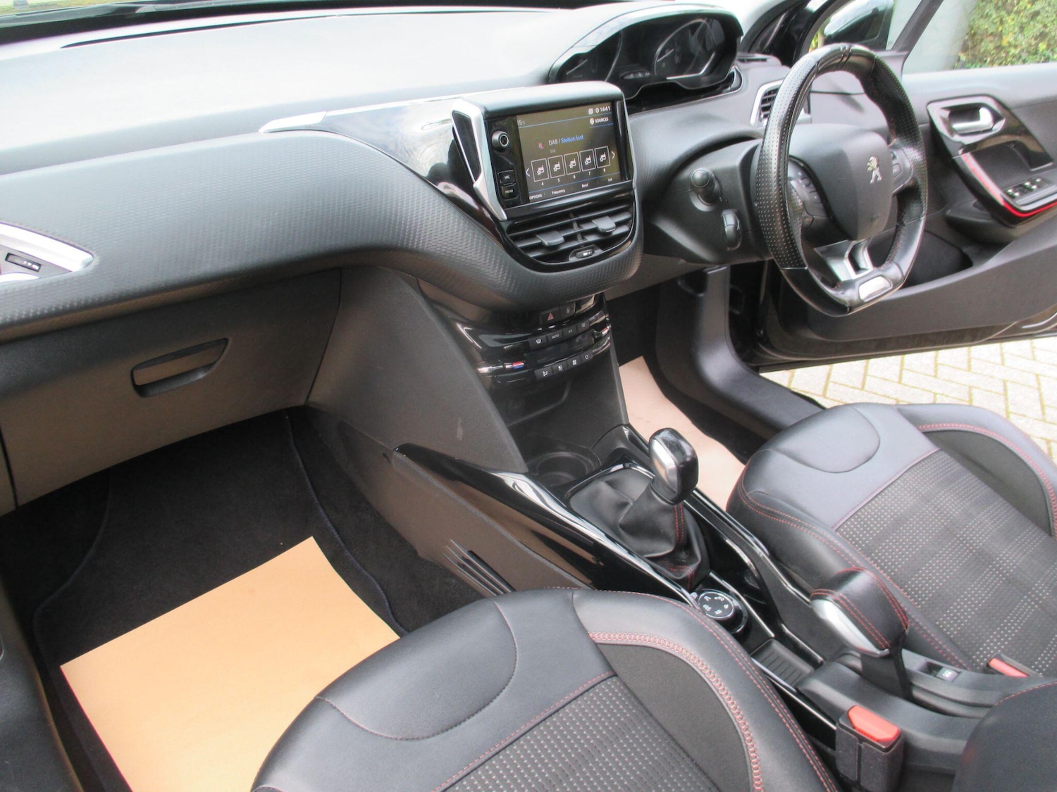 Used Peugeot 2008 2019 for sale - 76398389: Photo 15