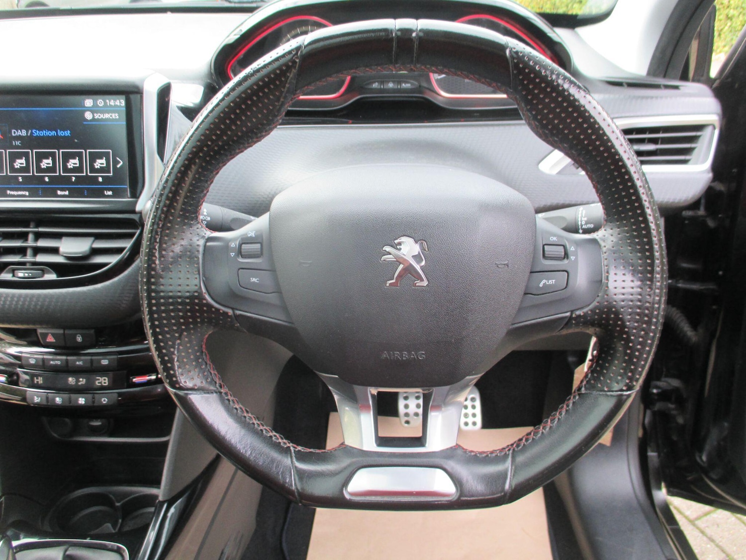 Used Peugeot 2008 2019 for sale - 76398389: Photo 17