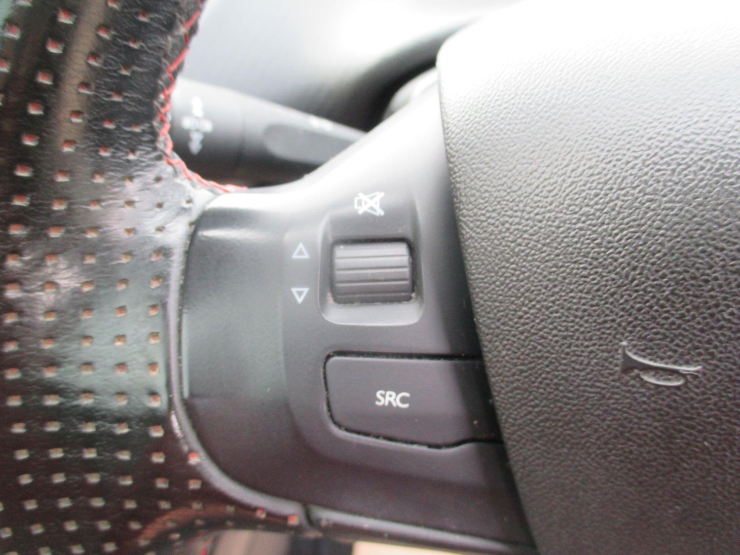 Used Peugeot 2008 2019 for sale - 76398389: Photo 31