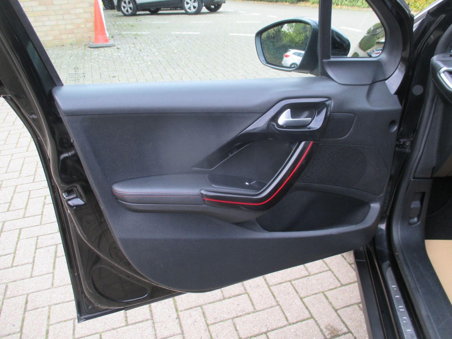 Used Peugeot 2008 2019 for sale - 76398389: Photo 43