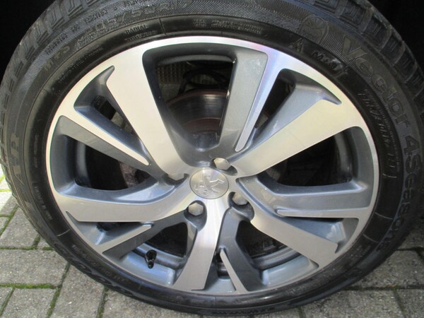 Used Peugeot 2008 2017 for sale - 76094254: Photo 11