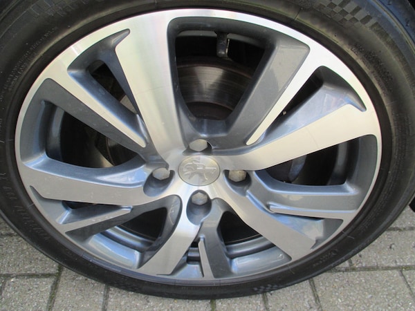 Used Peugeot 2008 2017 for sale - 76094254: Photo 12