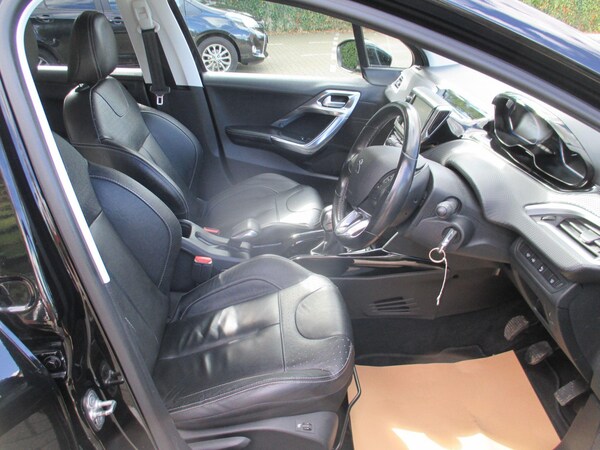 Used Peugeot 2008 2017 for sale - 76094254: Photo 16