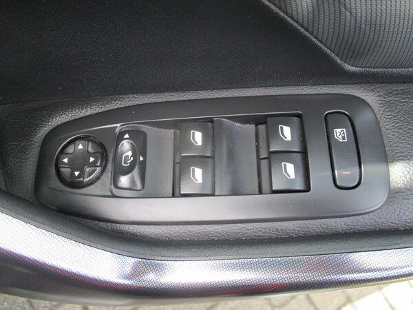 Used Peugeot 2008 2017 for sale - 76094254: Photo 41