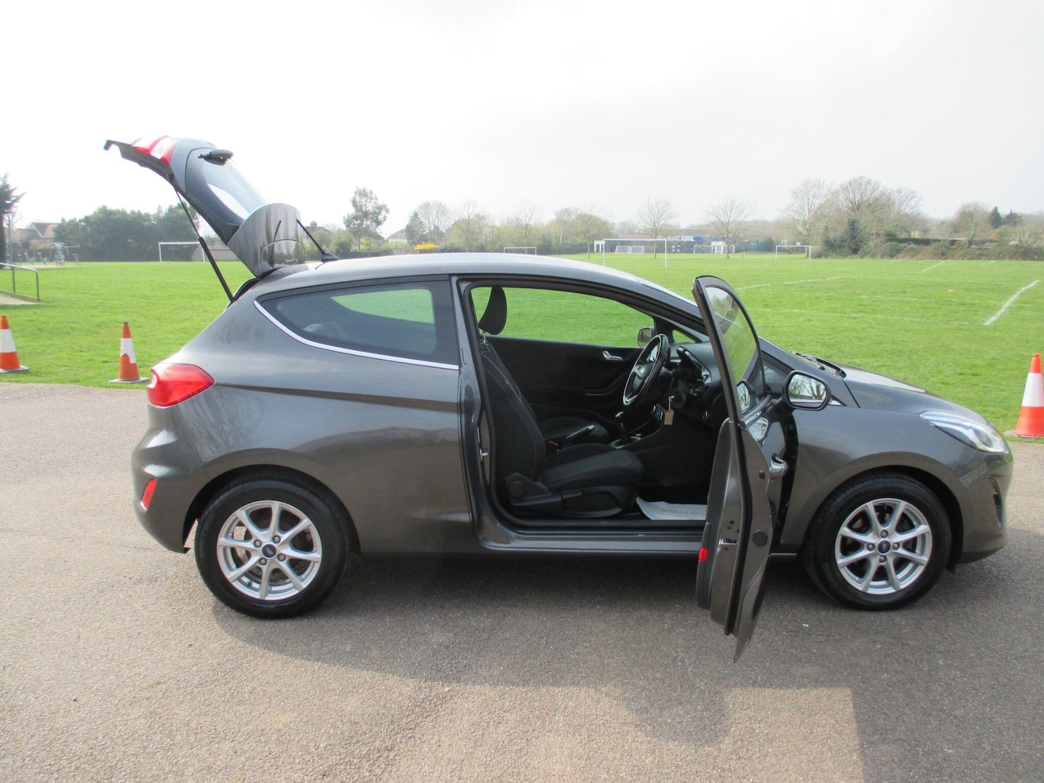 Used Ford Fiesta 2017 for sale - 77993499: Photo 9