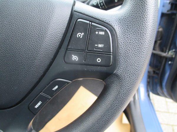 Used Hyundai i10 2017 for sale - 76121586: Photo 24