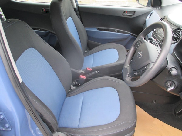 Used Hyundai i10 2017 for sale - 76121586: Photo 28