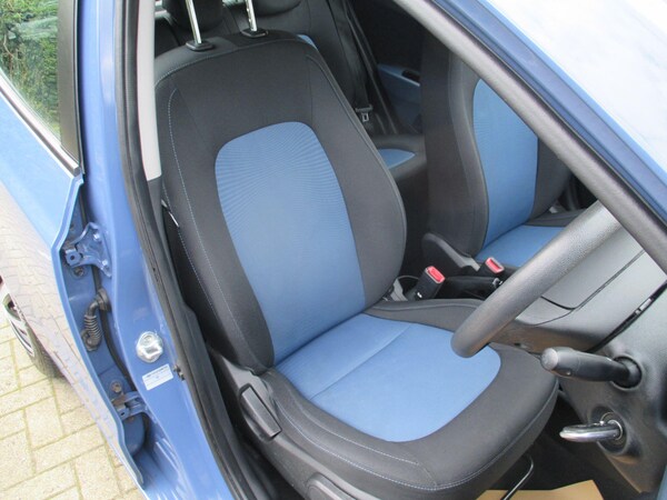 Used Hyundai i10 2017 for sale - 76121586: Photo 29