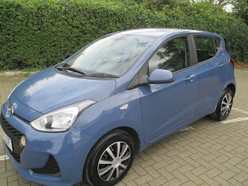 Used Hyundai i10 2017 for sale - 76121586: Photo 2