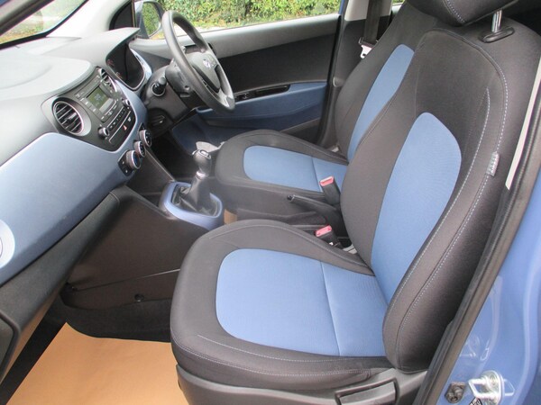 Used Hyundai i10 2017 for sale - 76121586: Photo 30