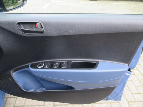 Used Hyundai i10 2017 for sale - 76121586: Photo 35