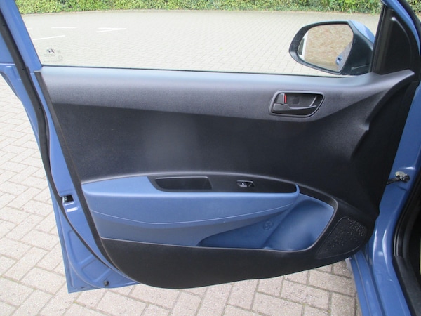 Used Hyundai i10 2017 for sale - 76121586: Photo 37