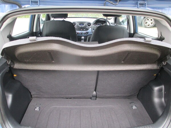 Used Hyundai i10 2017 for sale - 76121586: Photo 39