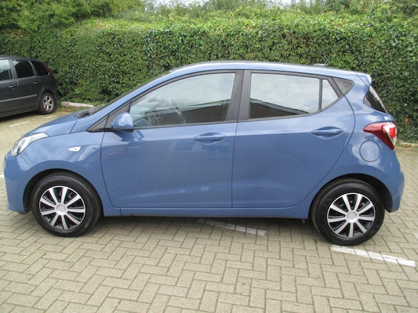 Used Hyundai i10 2017 for sale - 76121586: Photo 8